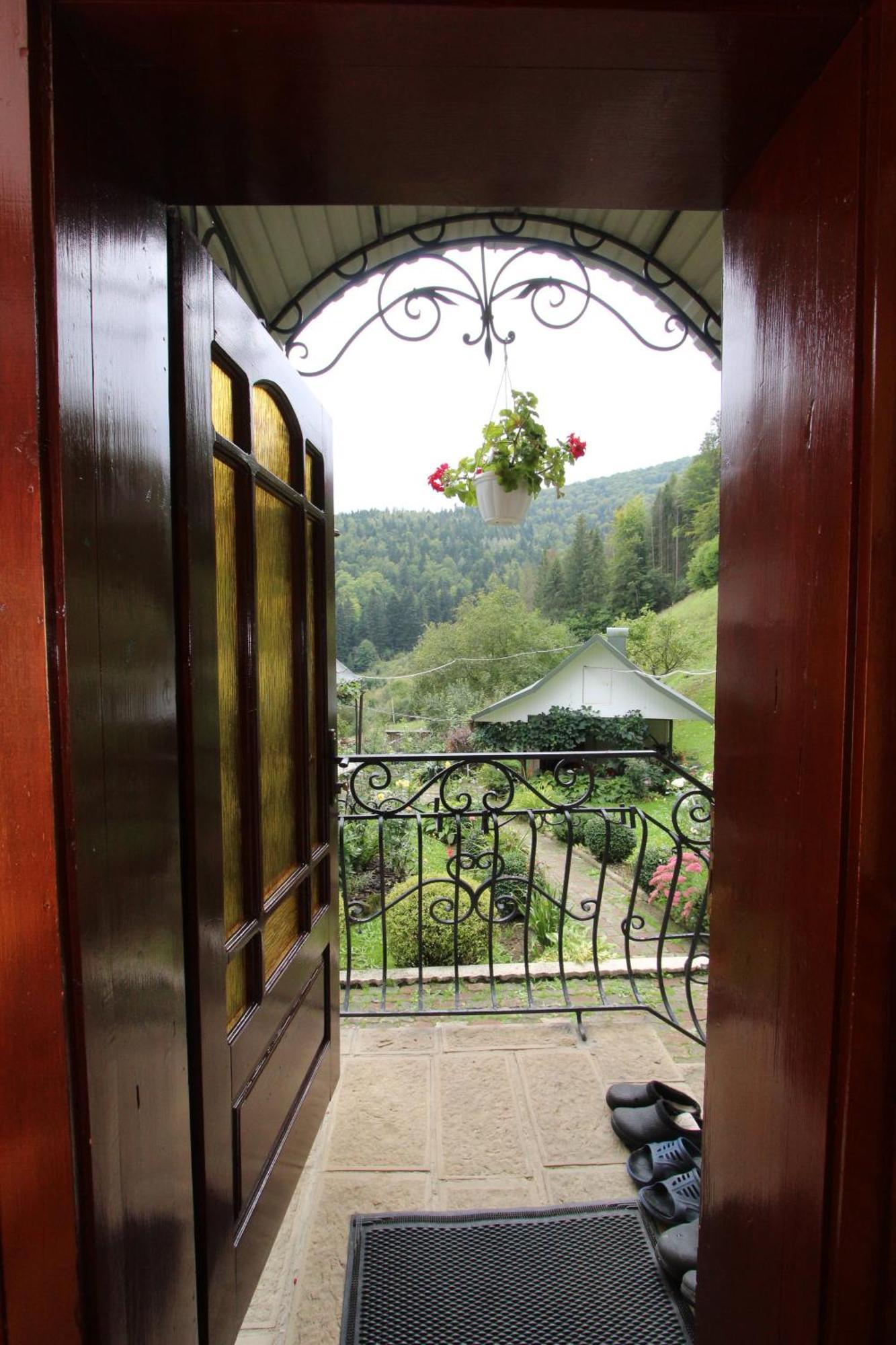 Котедж "Красний Краєвид" Jaremtsche Exterior foto